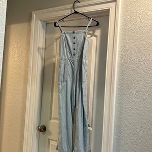 Cute chambray jumpsuit from Old Navy! XS